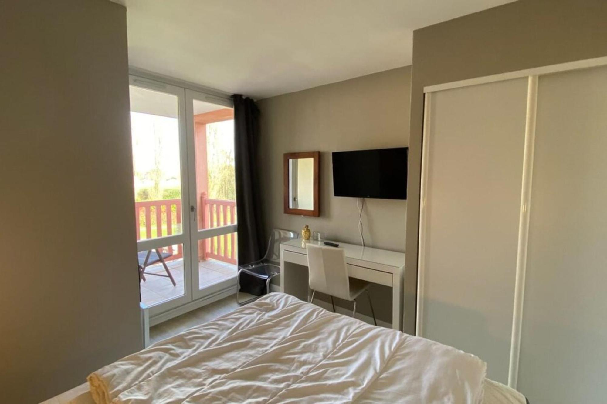 Very Nice 6 Person Apart With Swimming Pool Tennis Court And Car Park 202 Le Touquet ภายนอก รูปภาพ