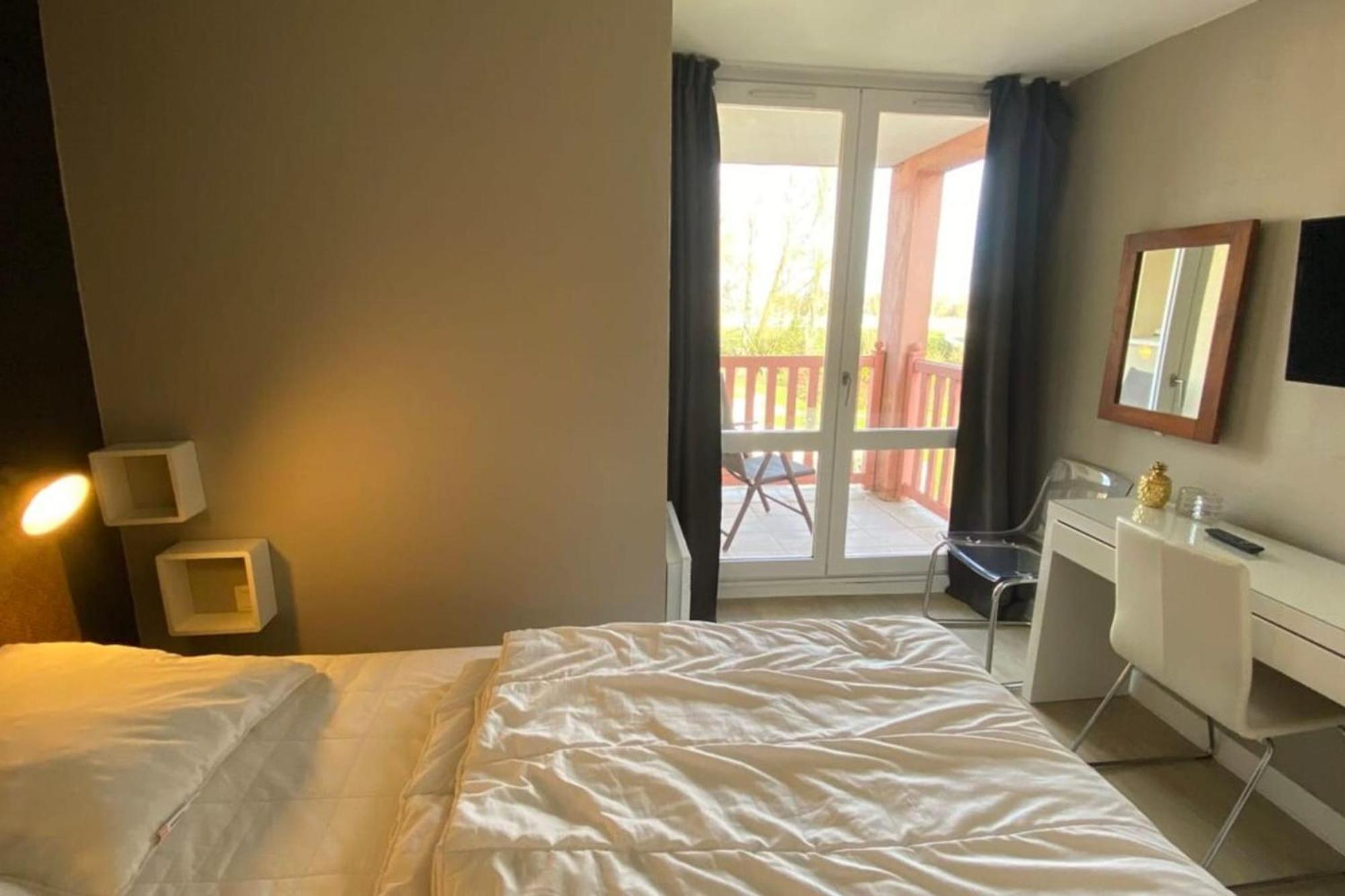 Very Nice 6 Person Apart With Swimming Pool Tennis Court And Car Park 202 Le Touquet ภายนอก รูปภาพ